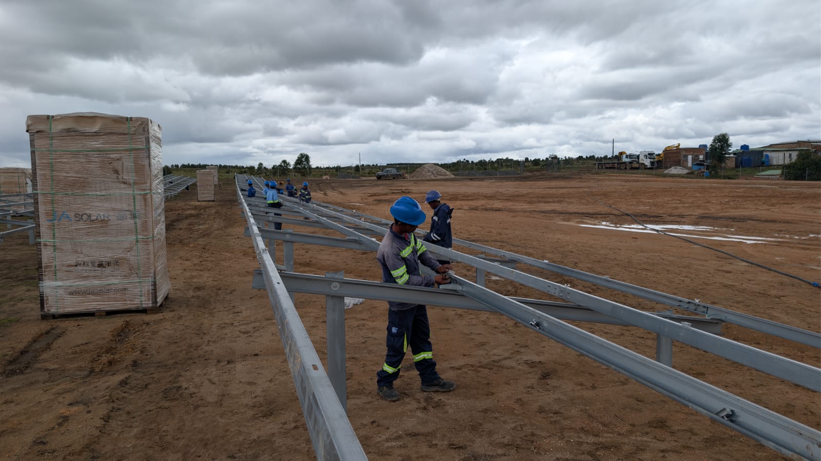 Montage structures métalliques solaires Alona Energy